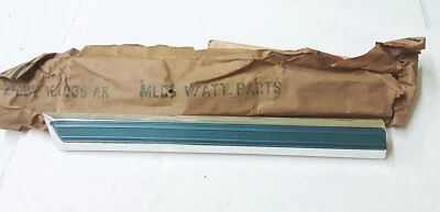 NOS 1977 to 1979 Lincoln Continental Moulding Left Fender D9VY-16A039AK - Image 1 of 3