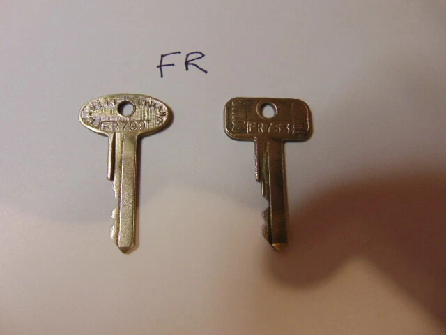 SERIE FR CHIAVE PORTA STIVALE ACCENSIONE HILLMAN SINGER HUMBER SUNBEAM TRIUMPH ROVER P6 - Immagine 1 di 1