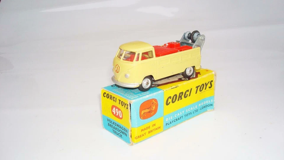 CORGI TOYS 490 VOLKSWAGEN BRAKEDOWN TRUCK  BOXED EXCELLENT - Image 1 of 4
