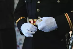 Guantes Ceremoniales de Desfile de Algodón Blanco Ejército Británico, Talla M-L NUEVOS - Imagen 1 de 7