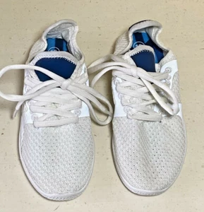 Boys Girls white lightweight sneakers shoes size 13 art class - Picture 1 of 7
