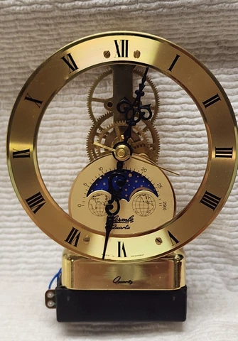 Vintage HERMLE SKELETON QUARTZ CLOCK 86 / 987 Movement Parts 3 3/4" w. x 5" t Cover