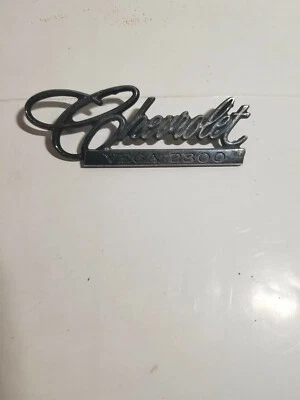 Chevrolet Vega 2300 1971 1972 original parrilla cabezal panel emblema 9870383 cantidad 1 Foto 1 de 3