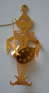 Adorno de Navidad Tono Dorado Elfo Sosteniendo Pintores Paleta y Cepillo Corte Láser 3.5" - Imagen 1 de 4