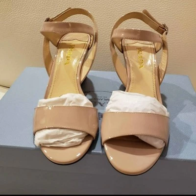 Sandalias de cuña PRADA charol nude - Talla 37 EU (US 7) - Como nuevas - con caja Foto 1 de 4