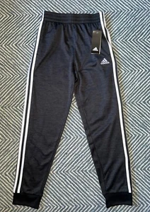 Adidas Iconic Tricot Jungen Jugend Jogginghose schwarz Hose Gr. M (10/12) verstellbar Neu mit Etikett - Bild 1 von 9