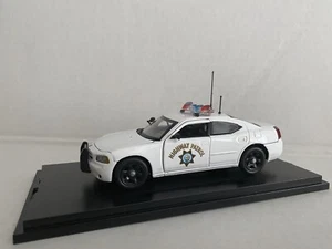 1/43 FIRST RESPONSE CHP CALIFORNIA HIGHWAY PATROL WHITE DODGE CHARGER POLICE - Picture 1 of 6