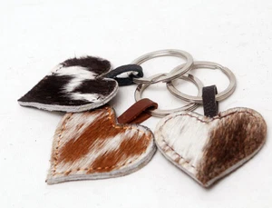Juego de 3 Llaveros 100% Natural Piel de Vaca Forma de Corazón Cuero Pelo en Llavero 67 - Imagen 1 de 2