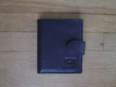 Cartera de tarjeta de crédito HUGO D. Paris de cuero granulado púrpura doble pliegue Foto 1 de 4