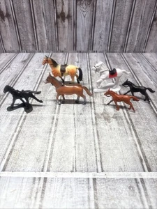 Spielzeug Pferde Menge 6 zufällige Markenlose PVC Kunststoff Kuchen Topper - Bild 1 von 8