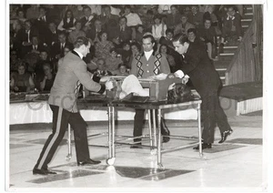 Vintage - Magician Sawing Woman in half Original Photograph - BPB - Picture 1 of 2