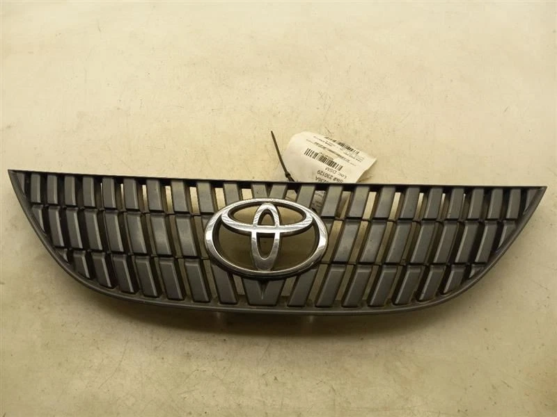 04-06 REJILLA SUPERIOR DELANTERA TOYOTA SOLARA SLE 3,3 L  Foto 1 de 4