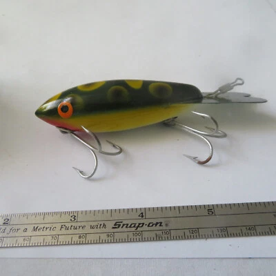 РЫБОЛОВНАЯ ПРИМАНКА BOMBER 3 «ДЕРЕВО ГЛУБОКИЙ ВОДОЛАЗ ЛЯГУШКА ЗЕЛЕНЫЙ - Изображение 1 из 4