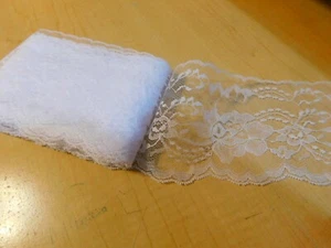 Raschel Scalloped 4" lace trim White 16 1/2 yds. (Polyester) - Picture 1 of 1