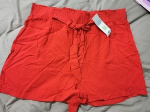 Red Ladies Shorts M Size 12-14 New - Picture 1 of 7