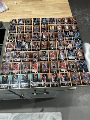 03-04Upper Deck Lot of 63 Rookie Exclusive Stars Featuring Kobe Bryant Raw Mint Foto 1 de 4