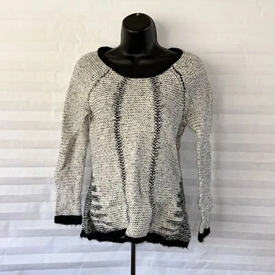 Suéter Guess para mujer negro/blanco manga larga cuello redondo talla mediana a rayas  Foto 1 de 4