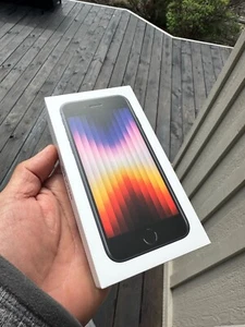 Sealed Apple iPhone SE 3rd Gen 64GB Midnight AT&T (locked/unlocked?) model A2595 - Picture 1 of 3