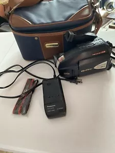 Quasar Palmcorder VM-L152 VHS Camcorder Please see description Bad Battery W-1 - Picture 1 of 21