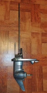 2.5 hp Yamaha Outboard Lower Unit  Ready to bolt on and go! 2006 & Up NICE - Picture 1 of 7