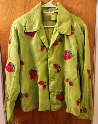 Vintage Anage 100% Silk Embroidered beaded Strawberries Shirt Size XL FLAWS - Image 1 of 4