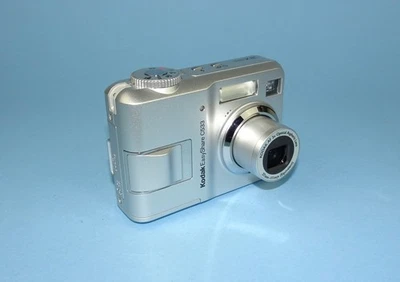 2006 Kodak Easyshare C533 5MP digital camera. Near mint condition. Fully working - Image 1 of 4