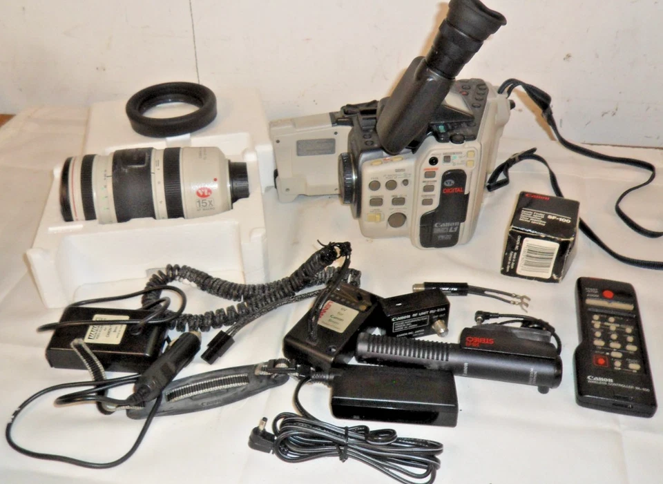 RARE Vintage Canon L1 Hi8 8MM Canovision 8 Video Camcorder untested - Image 1 of 4
