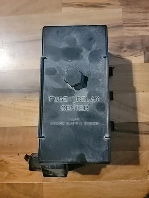 Caja de relé de fusibles Buick Park Ave 1997 supercargada 15303533 OEM Foto 1 de 4