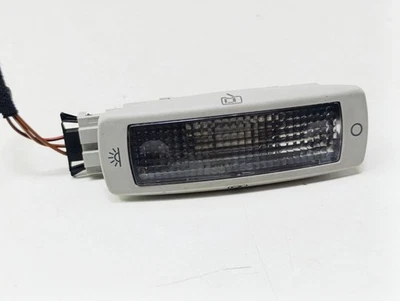 Otra luz interior trasera izquierda volkswagen passat b5 2000 UST132640 Foto 1 de 4