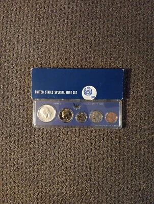 1967 Special Mint Set 5 Coin Set Hard Plastic Case - Image 1 of 2