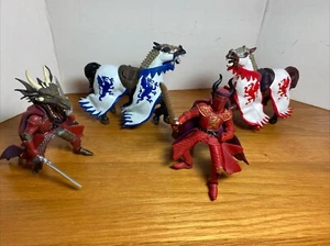 LOTE 4 Caballeros y Caballos Medievales Justing PAPO 2004 Rojo Azul - Imagen 1 de 13