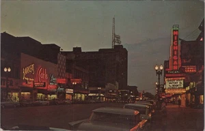 Lansing MI Night View Mutiny on Bounty Movie Marquee Theater Neon postcard IP18 - Picture 1 of 2