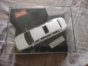 Sun Star 2000 Lincoln Millennium Edition Limousine White 1/43 In Plastic Case - Picture 1 of 8