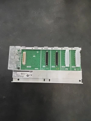 Q33B Mitsubishi Electric Melsec-Q Base Unit - Photo 1/2