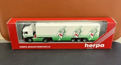 Camión Herpa MAN F2000 SZG 7 Up 185011 Z2 Foto 1 de 4