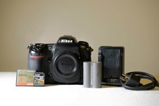 Nikon D300S 12.3MP Body with Memory and Battery