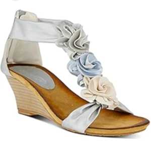 PATRIZIA by SPRING STEP Harlequin Women's Size 40 Silver Floral Wedge Sandals - Picture 1 of 10