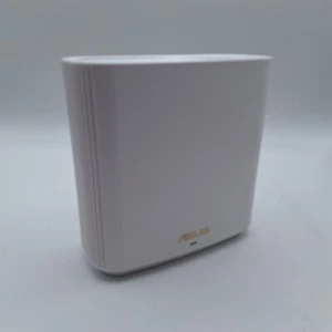 ASUS ZenWiFi AX6600 Tri-Band Mesh WiFi 6 System (XT8 1PK), White - Bild 1 von 6
