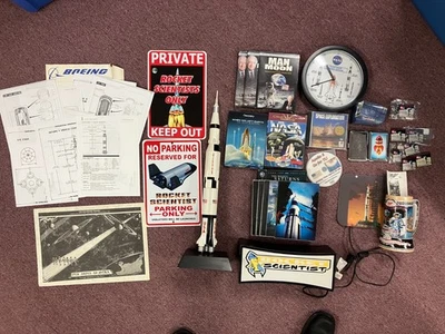 NASA SATURN V APOLLO SPACE SHUTTLE COLLECTION - Image 1 of 4