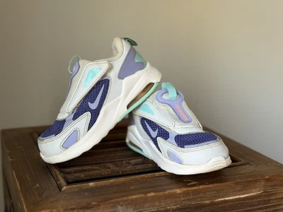 Zapatillas Nike Air Max Bolt para niños pequeños gris/verde azulado/púrpura, talla 8,5C Foto 1 de 4