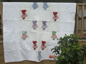 Vintage Applique’ Handmade 76x68” Approx Flour Sack Sunbonnet Sue - Picture 1 of 12