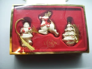 Lenox Juego de 3 piezas de cerámica de adornos navideños árbol de reno de Papá Noel - Imagen 1 de 9