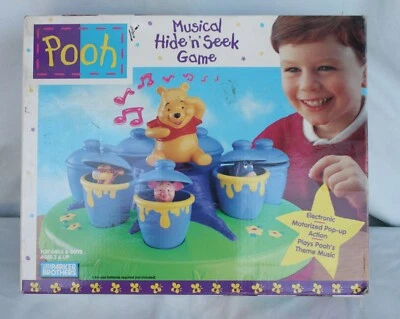 RARE! COMPLETE HASBRO 1996 POOH MUSICAL HIDE N' SEEK GAME MOTORIZED 3 x AA - Image 1 of 4