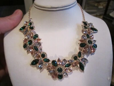 VINTAGE CLAIRE'S NECKLACE AND EARRING SET GREEN CRYSTALS- 17"  BBA-23B - Image 1 of 4