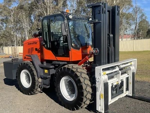 4wd All Terrain forklift Turbo Diesel (4-ton Capacity) - Picture 1 of 13