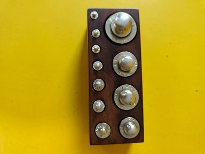 boite de poids en laiton 11 poids de 1 grs a 200grs - Photo 1/4