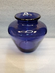 Lila mundgeblasene Glas Vase Urnenform polierter Boden unsigniert - Bild 1 von 6