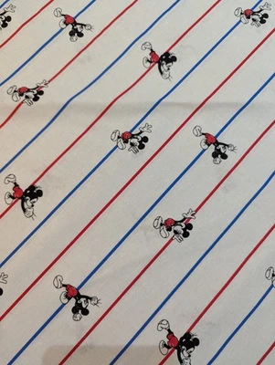 Disney Mickey Mouse Peekaboo 2019 tela de algodón por yarda Foto 1 de 2