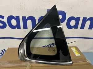 NISSAN PULSAR O/S REAR QUARTER GLASS 2014 - ON BRAND NEW GENUINE 83300 3ZL0A - Picture 1 of 7