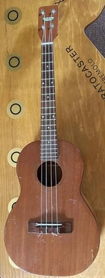 Harmony Baritone Ukulele 30" 1950's good condition New Strings and Case - Image 1 of 4